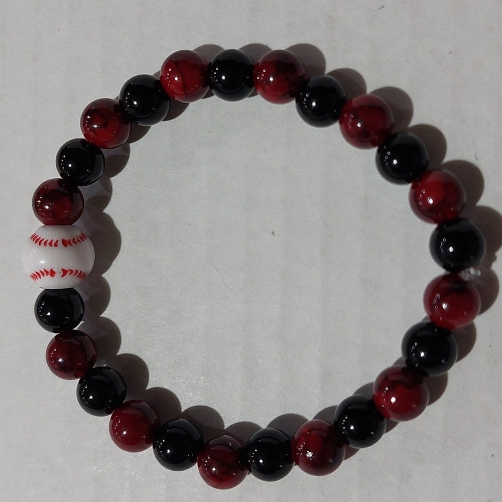 Arizona Major Baseball. Dyed dark red quartz/black Onyx stone beaded bracelet